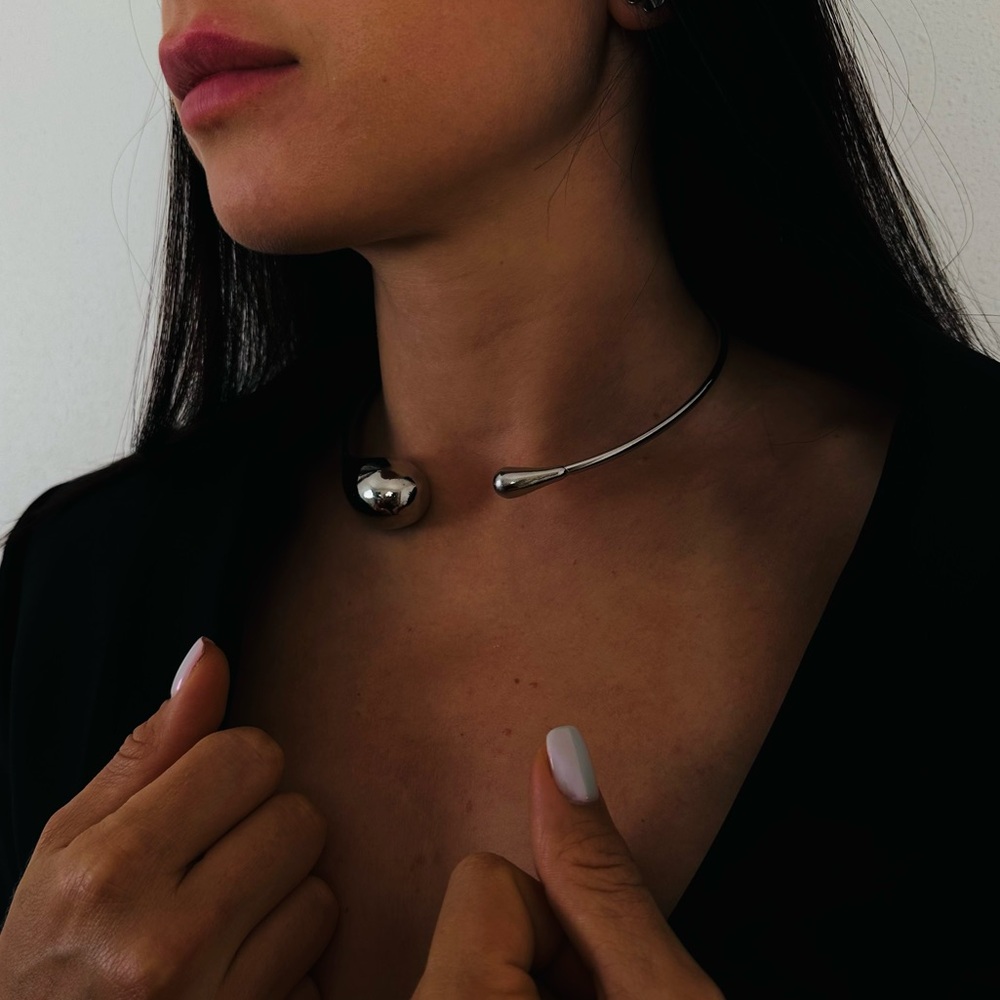 New Drop Shaped Open Silver Metal Choker Necklace - Picture 2 of 8